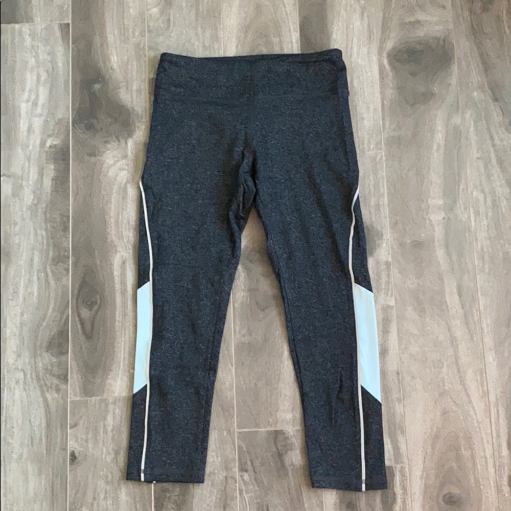 Women’s Old Navy workout capris